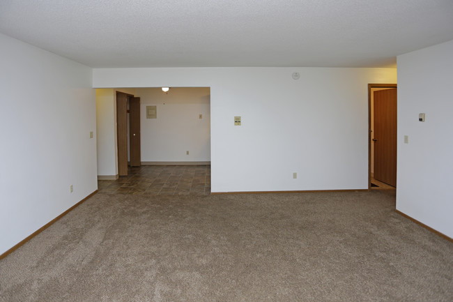 Upper Town Apartments in St. Cloud, MN - Building Photo - Interior Photo