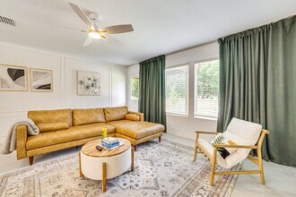 1759 Round House Ln in Dallas, TX - Building Photo - Building Photo