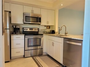 14130 Rosemary Ln in Largo, FL - Building Photo - Building Photo