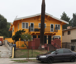 367-375 N Avenue 52 in Highland Park, CA - Foto de edificio - Building Photo