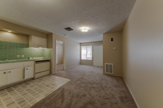 1808 Fairfield Ave in Las Vegas, NV - Building Photo - Interior Photo