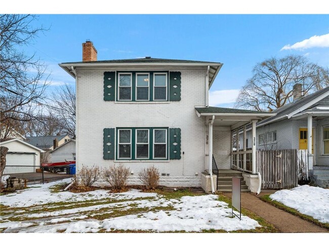 property at 376 Cretin Ave N