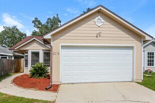 2015 Cardiff Ln in Middleburg, FL - Building Photo