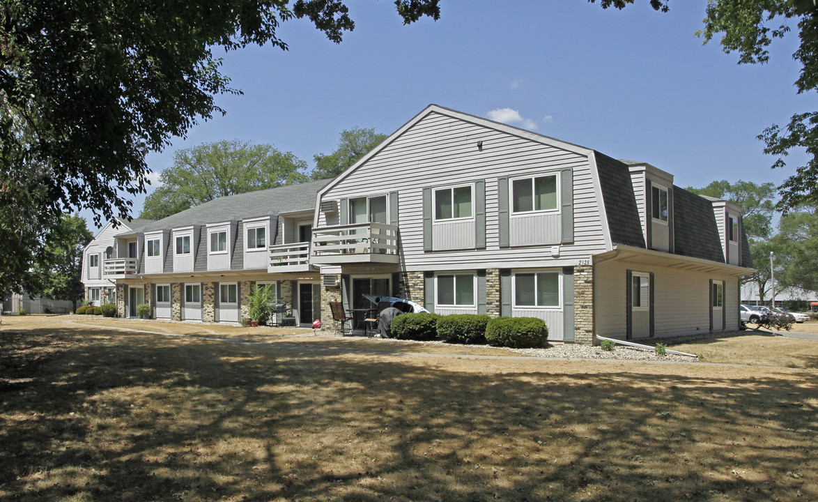 Westchester House in Middleton, WI - Building Photo