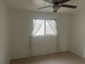 11122 W Connecticut Ave, Unit Master bedroom for rent. in Youngtown, AZ - Building Photo - Building Photo