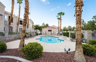 9470 Peace Way, Unit 111 in Las Vegas, NV - Building Photo - Building Photo