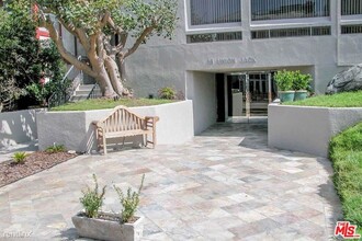 18 Union Jack St-Unit -Apt 202 in Marina Del Rey, CA - Building Photo - Building Photo