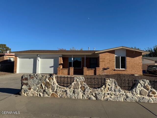 2612 Dan Sikes Dr in El Paso, TX - Building Photo