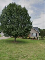 2011 Taylor Rd in Shelby, NC - Building Photo