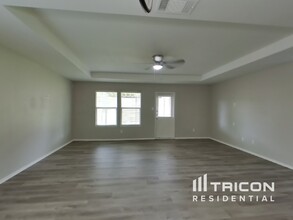 1456 Willoughby Way in Little Elm, TX - Foto de edificio - Building Photo