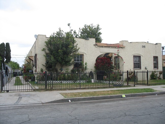 1211 E 71st St in Los Angeles, CA - Foto de edificio - Building Photo