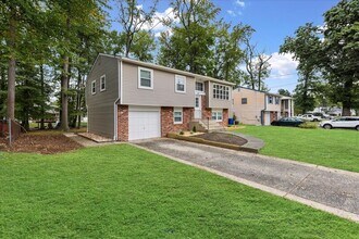 57 Greenvale Rd in Cherry Hill Township, NJ - Building Photo - Building Photo