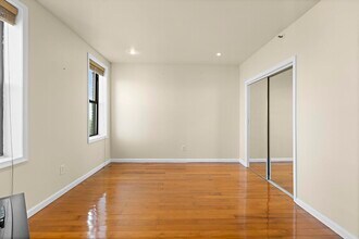 108 Waldo Ave in Jersey City, NJ - Building Photo - Building Photo