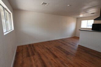 1512 Cobb Ln in Las Vegas, NV - Building Photo - Building Photo