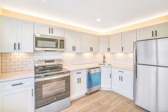 1744 Thomaston Ave in Waterbury, CT - Building Photo - Building Photo