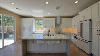 4432 Coffeetree Ln in Moorpark, CA - Building Photo