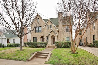 5924 La Vista Dr in Dallas, TX - Building Photo - Building Photo