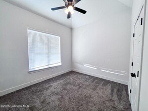 1706 102nd St in Lubbock, TX - Foto de edificio - Building Photo