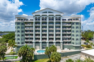 Melbourne Harbor Condominiums in Melbourne, FL - Building Photo - Building Photo
