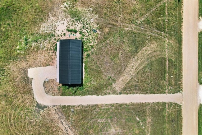 261 Co Rd 423 in Taylor, TX - Building Photo - Building Photo