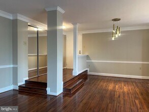 15708 Dorset Rd-Unit -303 in Laurel, MD - Foto de edificio - Building Photo