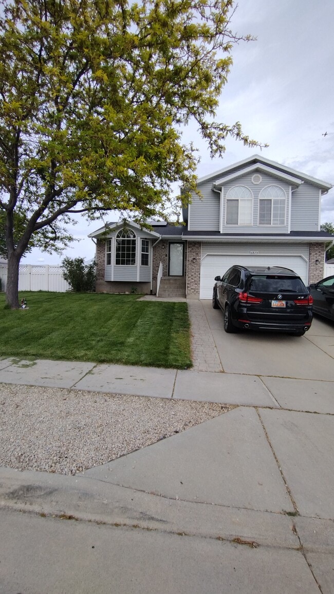 6875 S Adventure Way in West Jordan, UT - Building Photo - Building Photo