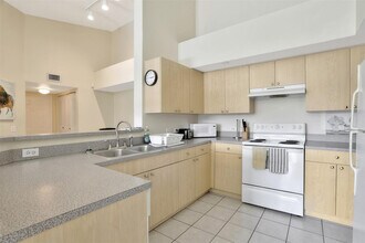 723 Villa Cir in Boynton Beach, FL - Building Photo - Building Photo