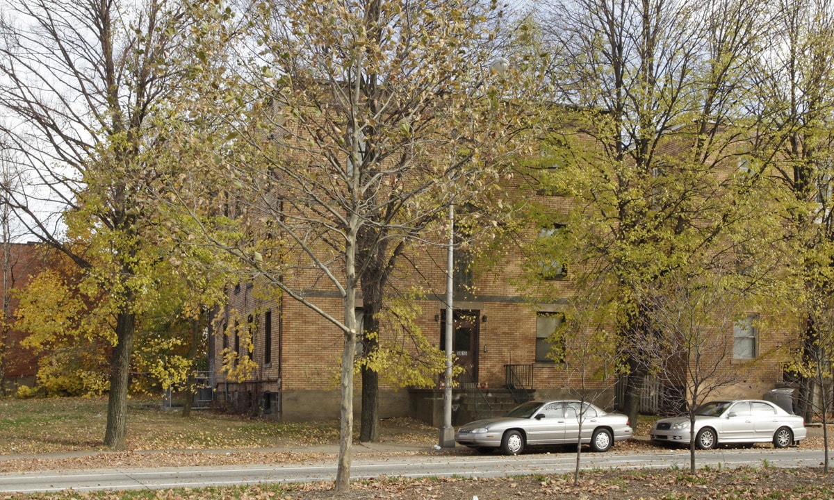 5815 E Liberty Blvd in Pittsburgh, PA - Foto de edificio