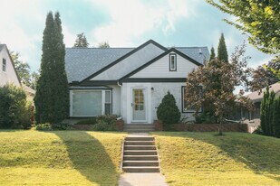4425 York Ave N in Minneapolis, MN - Building Photo