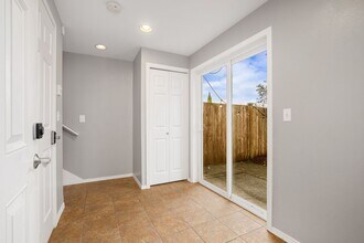 12032 28th Ave NE in Seattle, WA - Building Photo - Building Photo