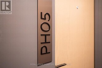 225 Village Green Square in Toronto, ON - Building Photo - Building Photo