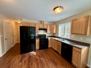 64 Gary Rd, Unit 64B Gary in Sanbornville, NH - Building Photo - Building Photo