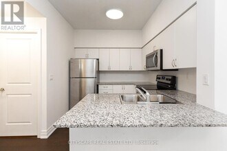 370 Wallace Ave in Toronto, ON - Building Photo - Building Photo