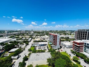 1600 NE 1st Ave, Unit 2012 in Miami, FL - Building Photo - Building Photo