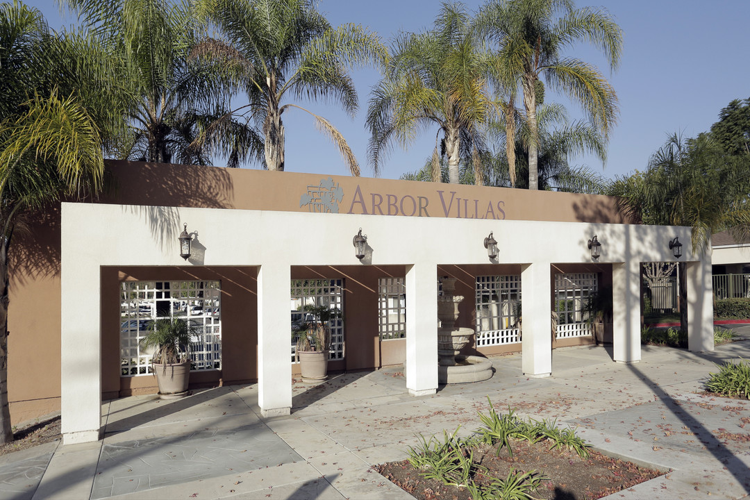 Arbor Villas in Yorba Linda, CA - Foto de edificio