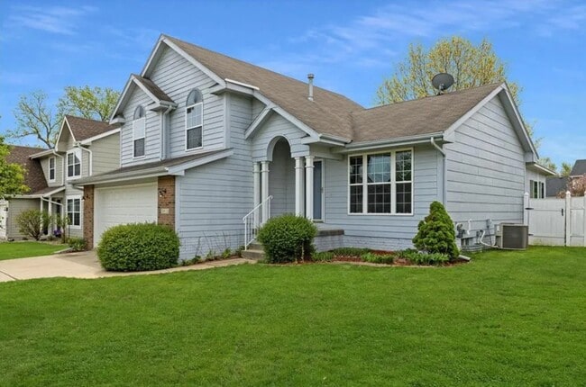 2412 Emma Ave in Des Moines, IA - Building Photo - Building Photo