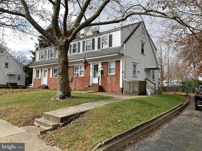 property at 121 Hillcrest Ave