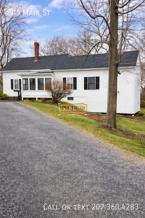 305 Upper Main St in Waterville, ME - Building Photo