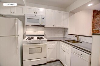 423 Amsterdam Ave in New York, NY - Building Photo - Building Photo