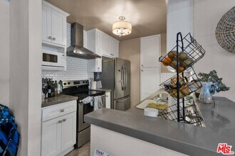 7740 Redlands St in Los Angeles, CA - Building Photo - Building Photo