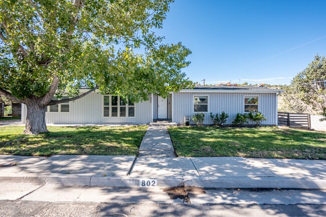 802 S Interstate Dr in Cedar City, UT - Building Photo - Building Photo