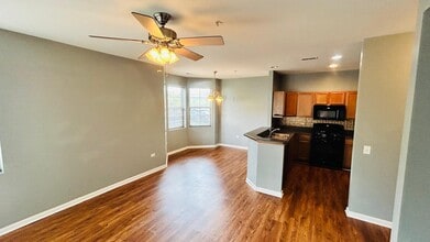 2215 Aurora Dr in Pingree Grove, IL - Building Photo - Building Photo