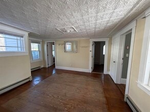 283 Chesley Hill Rd in Rochester, NH - Foto de edificio - Building Photo
