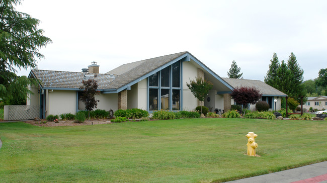 Shamrock Mobile Home Community in Santa Rosa, CA - Building Photo - Building Photo