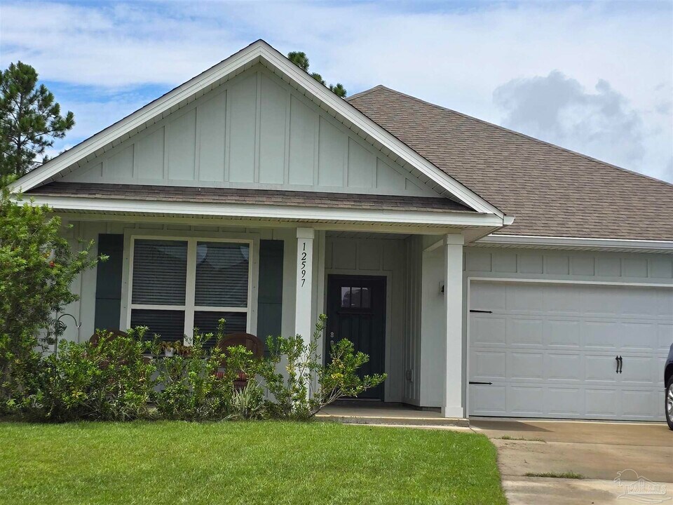 12597 Windsor Dr in Pensacola, FL - Building Photo