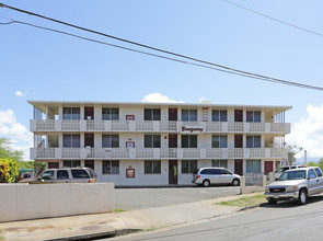 Breezeway in Waipahu, HI - Building Photo - Building Photo