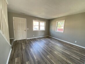 1214 Gebhardt St in Knoxville, IA - Building Photo - Building Photo