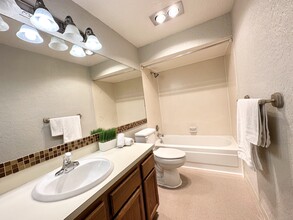 9031 5th Pl W, Unit B in Everett, WA - Building Photo - Building Photo