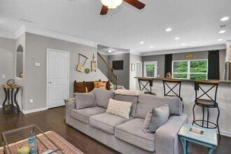 307 Lakeside Ln in Woodstock, GA - Building Photo - Building Photo