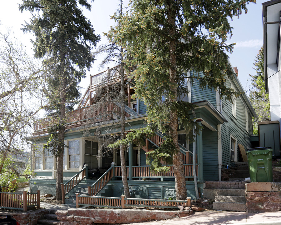 Eagles Nest in Manitou Springs, CO - Foto de edificio